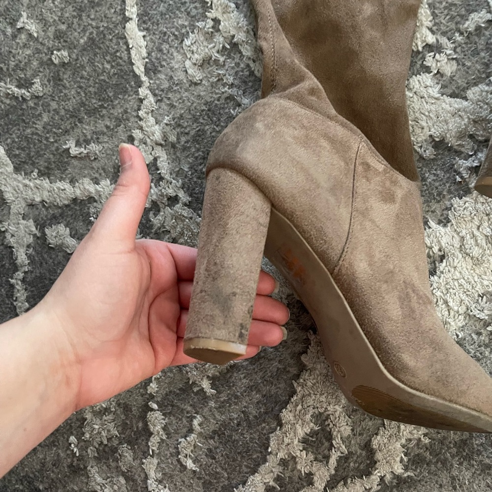 Boots - Picture 3 of 5